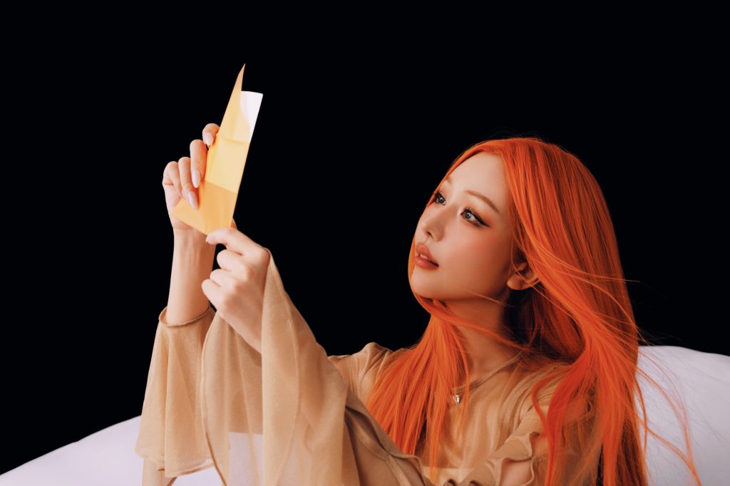 MIN dành 3 năm sản xuất album phòng thu thứ 2, kể lại hành trình đối diện với bóng tối trong "Dear Min"- Ảnh 5. MIN dành 3 năm sản xuất album phòng thu thứ 2, kể lại hành trình đối diện với bóng tối trong "Dear Min"- Ảnh 5.