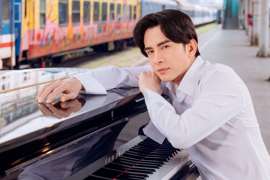 Hoãn lịch vì bão lũ, Đan Trường ra mắt MV mới dành tặng toàn bộ doanh thu cho bà con ảnh hưởng vì bão lũ- Ảnh 5.