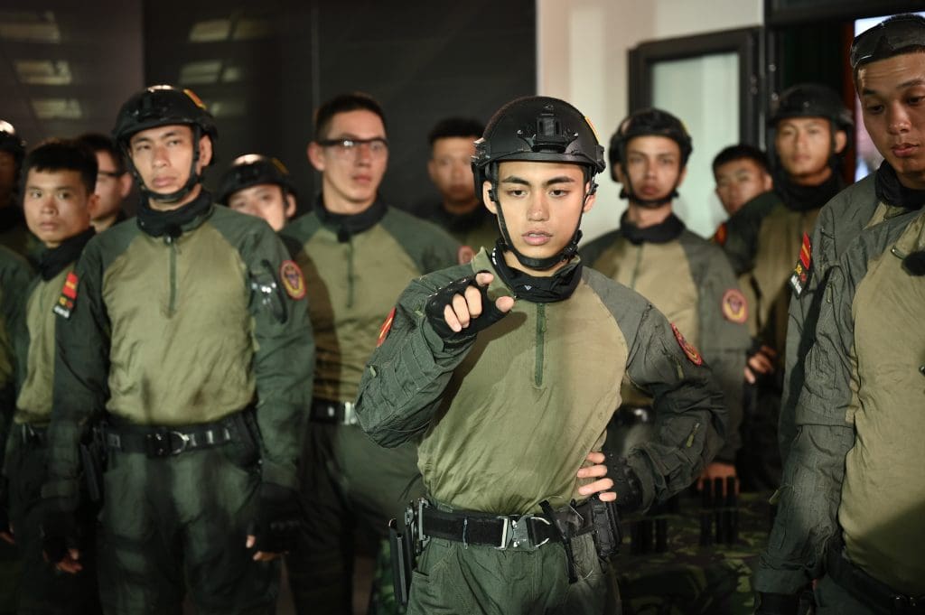 MONO nghẹn ngào trong ngày chia tay lực lượng Phòng chống khủng bố tại "Chiến sĩ quả cảm"- Ảnh 6.