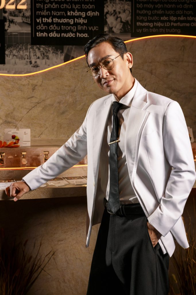 Dàn sao tỏa sáng tại sự kiện nghệ thuật mùi hương: Hứa Vĩ Văn, Lê Hạ Anh chiếm spotlight- Ảnh 2. Dàn sao tỏa sáng tại sự kiện nghệ thuật mùi hương: Hứa Vĩ Văn, Lê Hạ Anh chiếm spotlight- Ảnh 2.
