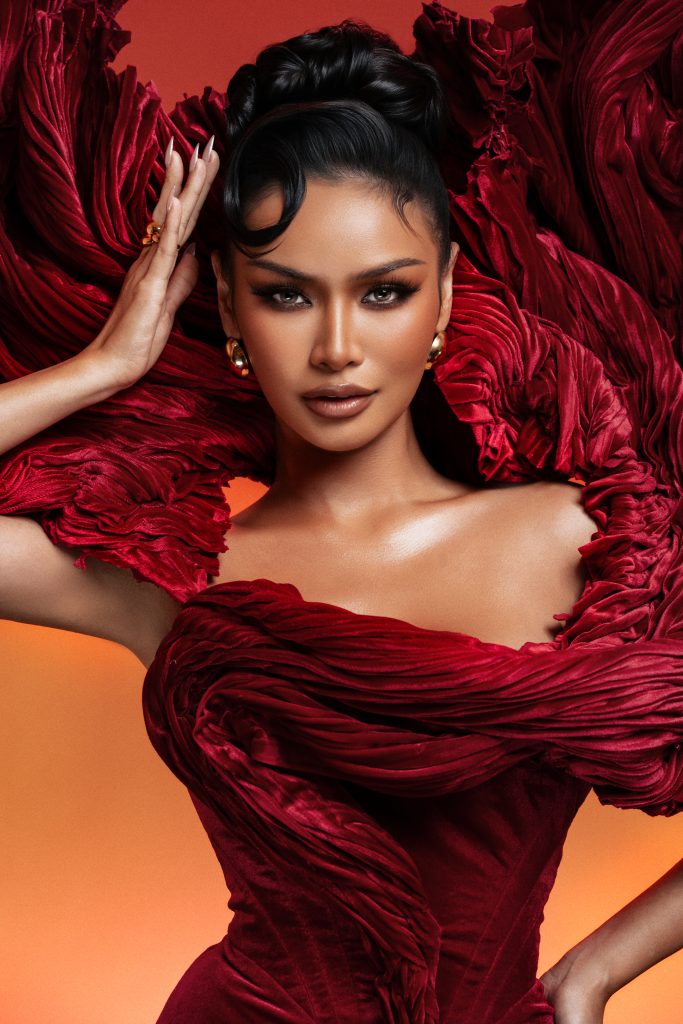 Top 2 Miss Cosmo 2024 tái hiện tinh thần "Rising Dragon": Rồng không cúi đầu, vươn lên bằng ngọn lửa bên trong- Ảnh 1. Top 2 Miss Cosmo 2024 tái hiện tinh thần "Rising Dragon": Rồng không cúi đầu, vươn lên bằng ngọn lửa bên trong- Ảnh 1.