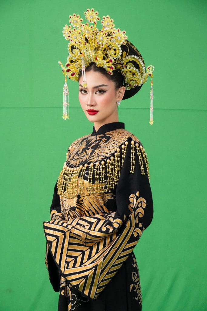 Hoa hậu Phương Linh biến hóa, khắc họa tình yêu Việt Nam trong hình hiệu Road To Miss Cosmo 2025- Ảnh 3. Hoa hậu Phương Linh biến hóa, khắc họa tình yêu Việt Nam trong hình hiệu Road To Miss Cosmo 2025- Ảnh 3.