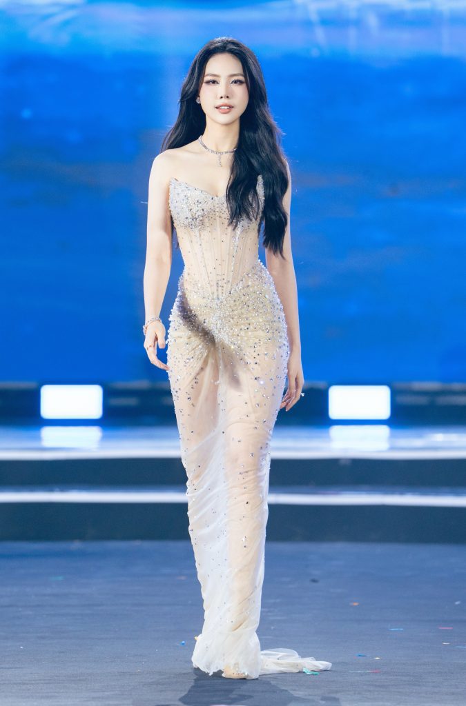 Không hổ danh “Best Mentor”, 3 thí sinh team Bùi Quỳnh Hoa đạt ngôi vị cao nhất Hoa hậu Sinh viên Việt Nam 2025- Ảnh 4. Không hổ danh “Best Mentor”, 3 thí sinh team Bùi Quỳnh Hoa đạt ngôi vị cao nhất Hoa hậu Sinh viên Việt Nam 2025- Ảnh 4.