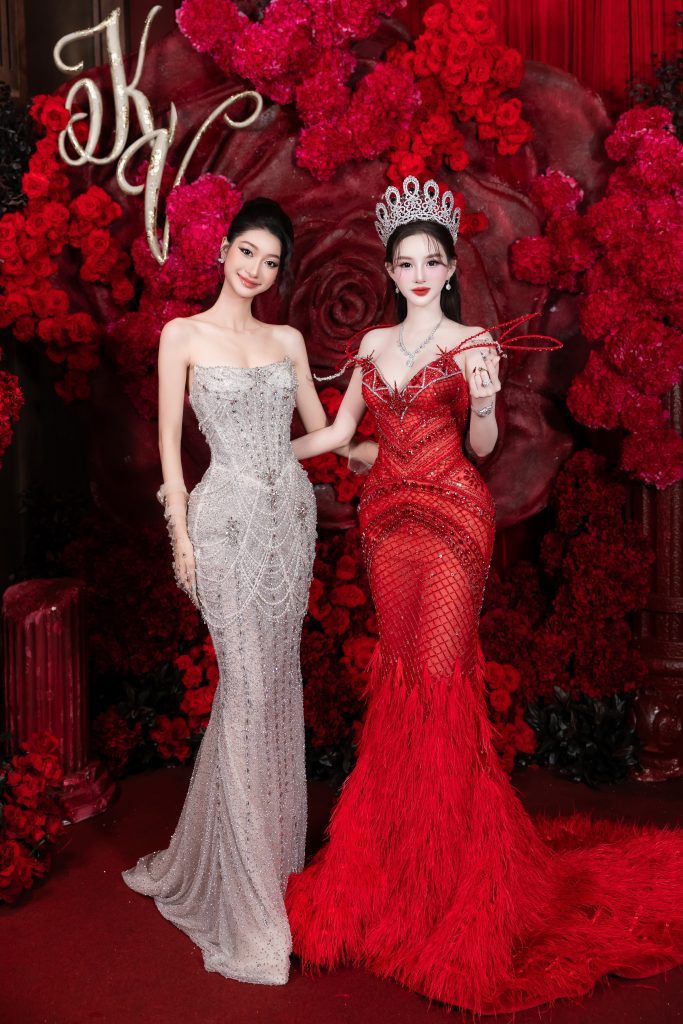 Lâm Khánh Chi khoe đường cong, Hoàng Kim Ngân rạng rỡ trong tiệc sinh nhật của hoa hậu Kiều Vũ- Ảnh 2. Lâm Khánh Chi khoe đường cong, Hoàng Kim Ngân rạng rỡ trong tiệc sinh nhật của hoa hậu Kiều Vũ- Ảnh 2.