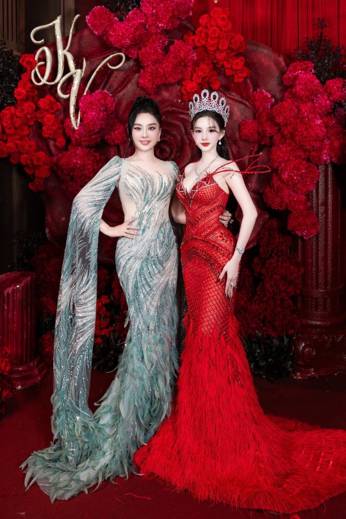 Lâm Khánh Chi khoe đường cong, Hoàng Kim Ngân rạng rỡ trong tiệc sinh nhật của hoa hậu Kiều Vũ- Ảnh 3. Lâm Khánh Chi khoe đường cong, Hoàng Kim Ngân rạng rỡ trong tiệc sinh nhật của hoa hậu Kiều Vũ- Ảnh 3.