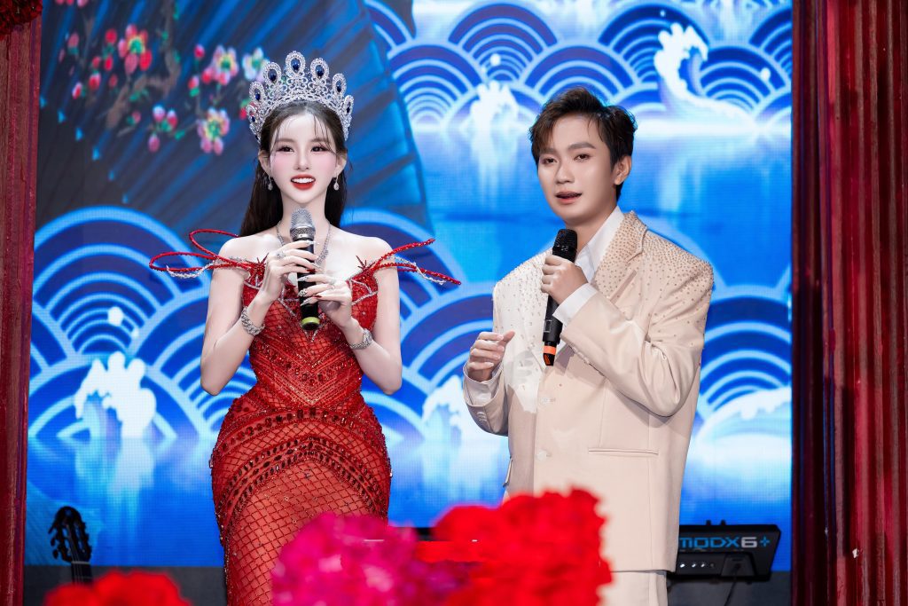 Lâm Khánh Chi khoe đường cong, Hoàng Kim Ngân rạng rỡ trong tiệc sinh nhật của hoa hậu Kiều Vũ- Ảnh 5. Lâm Khánh Chi khoe đường cong, Hoàng Kim Ngân rạng rỡ trong tiệc sinh nhật của hoa hậu Kiều Vũ- Ảnh 5.