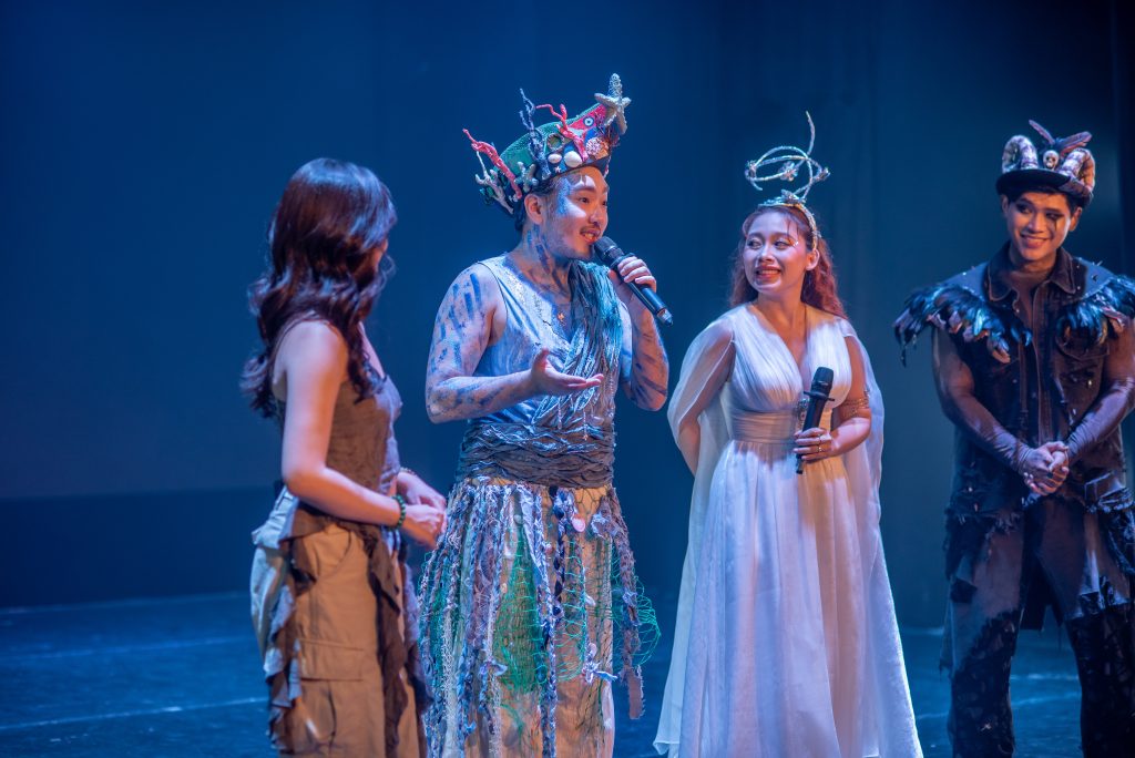 Ca sĩ Phương Vy dẫn chồng Tây và con gái xem nhạc kịch “Once On This Island”- Ảnh 3.