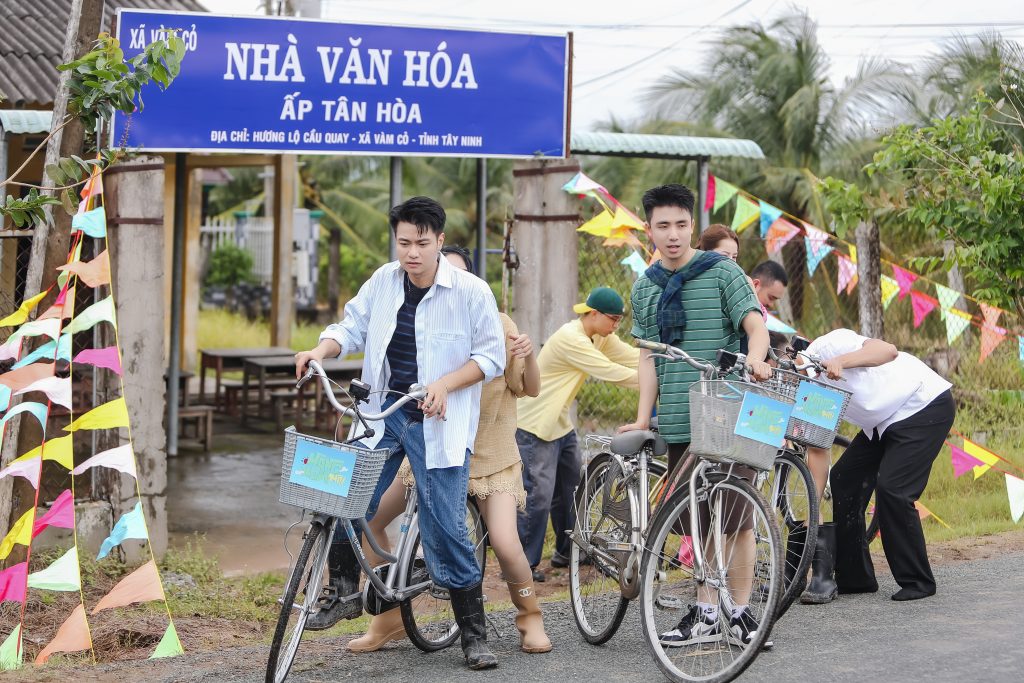 Ninh Dương Story "tách lẻ" ngay tập đầu, Chi Pu - Hương Giang “xanh mặt” khi bắt vịt trong "Hàng xóm mới"- Ảnh 5.