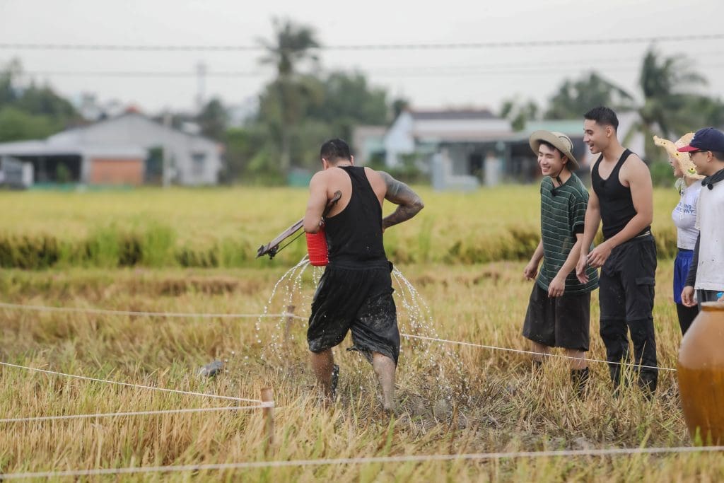 “Chị Phiến” gặp sự cố khó đỡ, Ninh Anh Bùi - Nguyễn Tùng Dương tự hào kể lại dấu mốc cá nhân- Ảnh 4.