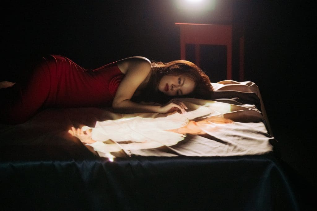 Phạm Quỳnh Anh ra mắt MV “Là cơn say nói”, tri ân khán giả ủng hộ suốt 30 năm làm nghề - Ảnh 1.