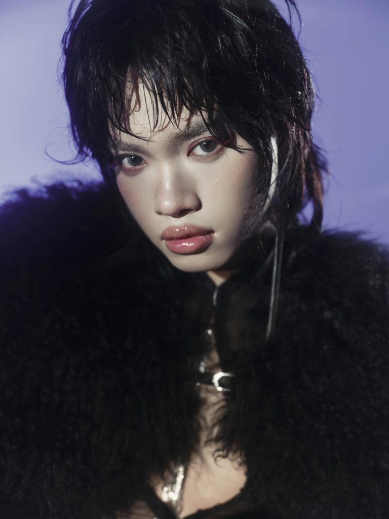 “Chủ tọa” Low G và “Xà Nữ” Pháp Kiều mang 2 album đầu tay lên sân khấu Genfest Presents MBILLION- Ảnh 5. “Chủ tọa” Low G và “Xà Nữ” Pháp Kiều mang 2 album đầu tay lên sân khấu Genfest Presents MBILLION- Ảnh 5.