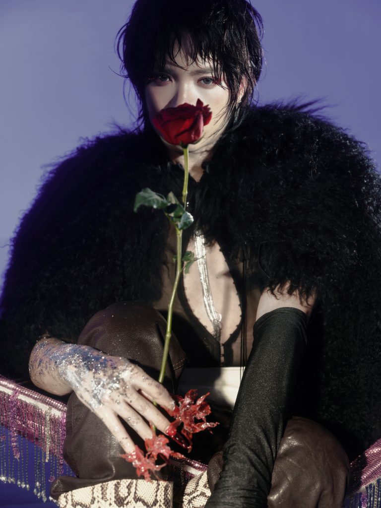 “Chủ tọa” Low G và “Xà Nữ” Pháp Kiều mang 2 album đầu tay lên sân khấu Genfest Presents MBILLION- Ảnh 6. “Chủ tọa” Low G và “Xà Nữ” Pháp Kiều mang 2 album đầu tay lên sân khấu Genfest Presents MBILLION- Ảnh 6.