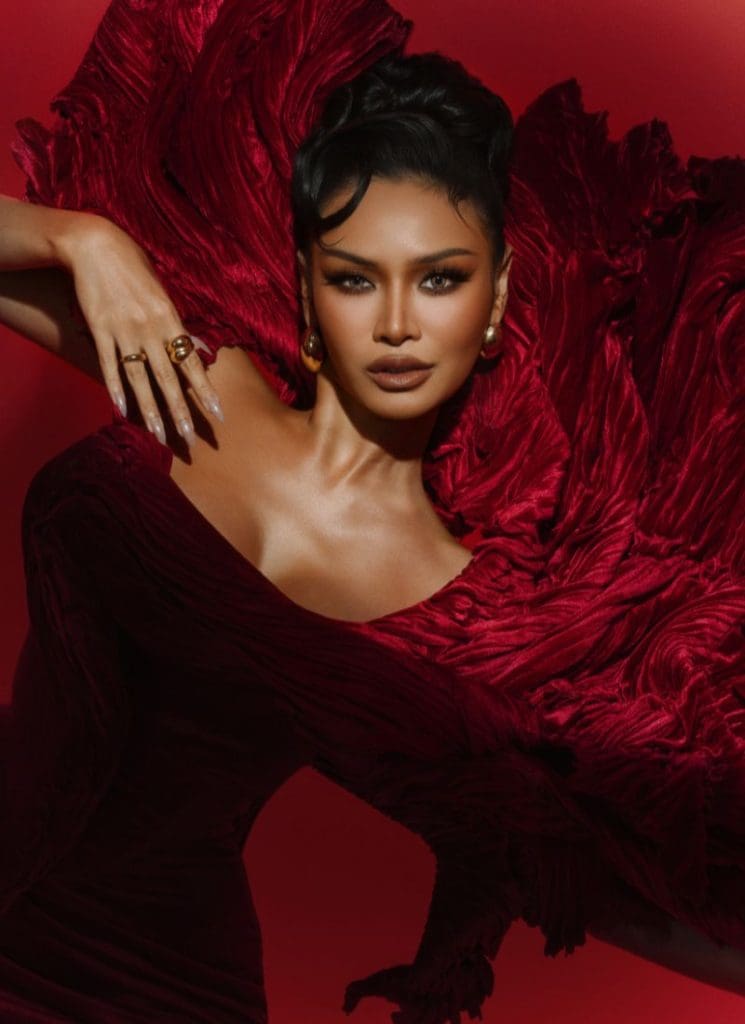 Top 2 Miss Cosmo 2024 tái hiện tinh thần "Rising Dragon": Rồng không cúi đầu, vươn lên bằng ngọn lửa bên trong- Ảnh 3. Top 2 Miss Cosmo 2024 tái hiện tinh thần "Rising Dragon": Rồng không cúi đầu, vươn lên bằng ngọn lửa bên trong- Ảnh 3.