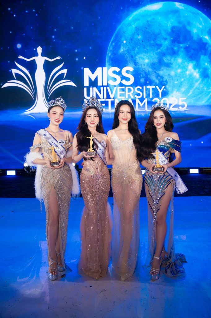 Không hổ danh “Best Mentor”, 3 thí sinh team Bùi Quỳnh Hoa đạt ngôi vị cao nhất Hoa hậu Sinh viên Việt Nam 2025- Ảnh 2. Không hổ danh “Best Mentor”, 3 thí sinh team Bùi Quỳnh Hoa đạt ngôi vị cao nhất Hoa hậu Sinh viên Việt Nam 2025- Ảnh 2.