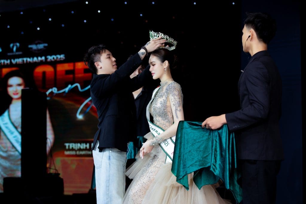 Á hậu Trịnh Mỹ Anh sẵn sàng chinh phục vương miện Miss Earth - Hoa hậu Trái đất 2025- Ảnh 2. Á hậu Trịnh Mỹ Anh sẵn sàng chinh phục vương miện Miss Earth - Hoa hậu Trái đất 2025- Ảnh 2.