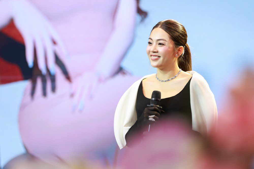 Giọng hát bước ra từ “Tiếng hát Hà Nội” – Khánh Thy trở lại với album thứ hai đầy cảm xúc- Ảnh 1. Giọng hát bước ra từ “Tiếng hát Hà Nội” – Khánh Thy trở lại với album thứ hai đầy cảm xúc- Ảnh 1.