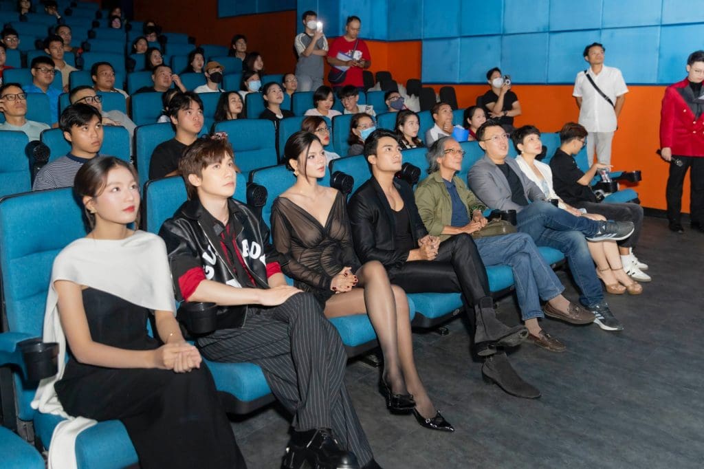 Dàn sao Lương Gia Huy, Bích Ngọc, Thái Trà My, Dũng Bino ra mắt phim "Bịt mắt bắt nai" sau 3 năm bấm máy- Ảnh 3.