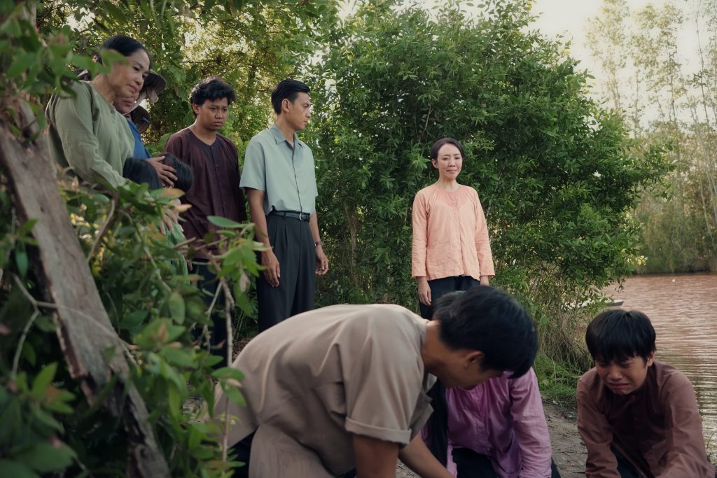 Không phải Tiến Luật, Thu Trang gây bất ngờ khi công khai "người tình màn ảnh" Ngọc Thuận trong "Ai thương ai mến"- Ảnh 2. Không phải Tiến Luật, Thu Trang gây bất ngờ khi công khai "người tình màn ảnh" Ngọc Thuận trong "Ai thương ai mến"- Ảnh 2.