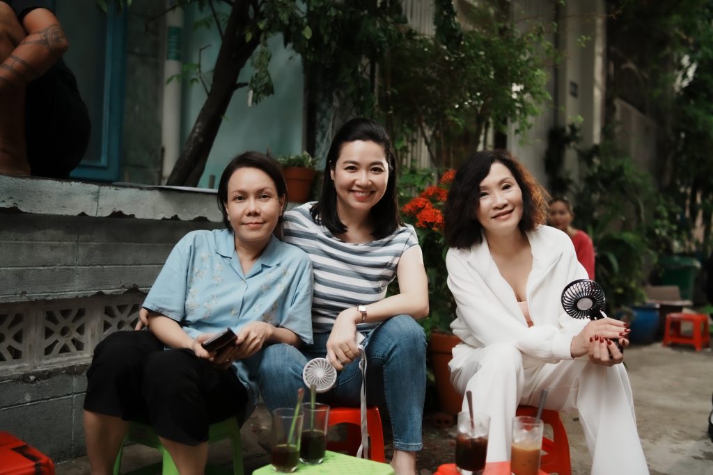 Giữa "công thức thương mại", "Cục vàng của ngoại" lặng lẽ đi sâu vào sức mạnh của tình thân bà cháu- Ảnh 5.