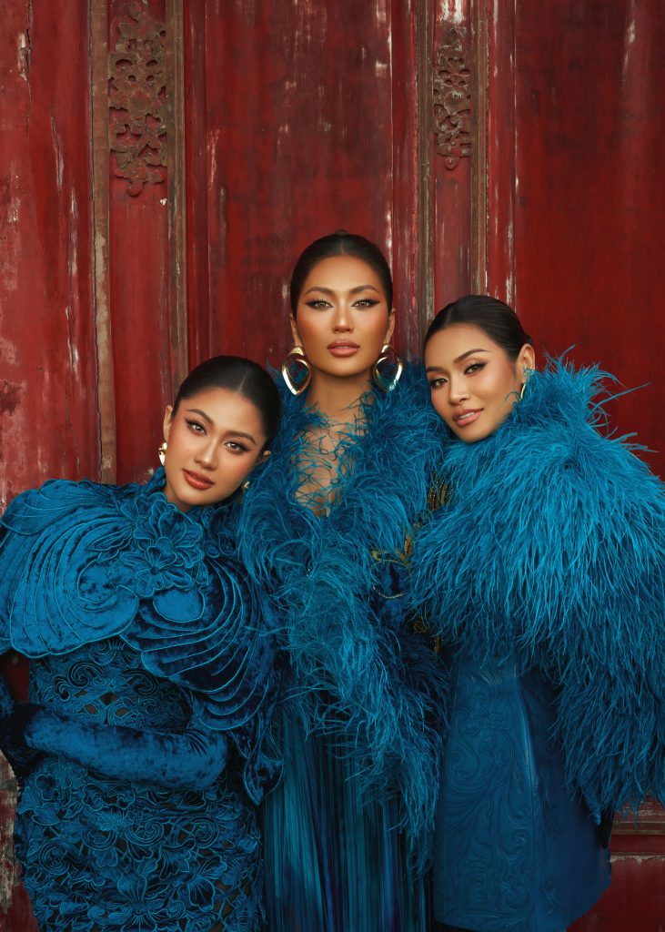 Hoa hậu Phương Linh cùng Top 2 Miss Cosmo 2024 tỏa sáng giữa Đại Nội Huế trước thềm "Hello Cosmo From Vietnam" mùa 2- Ảnh 1. Hoa hậu Phương Linh cùng Top 2 Miss Cosmo 2024 tỏa sáng giữa Đại Nội Huế trước thềm "Hello Cosmo From Vietnam" mùa 2- Ảnh 1.