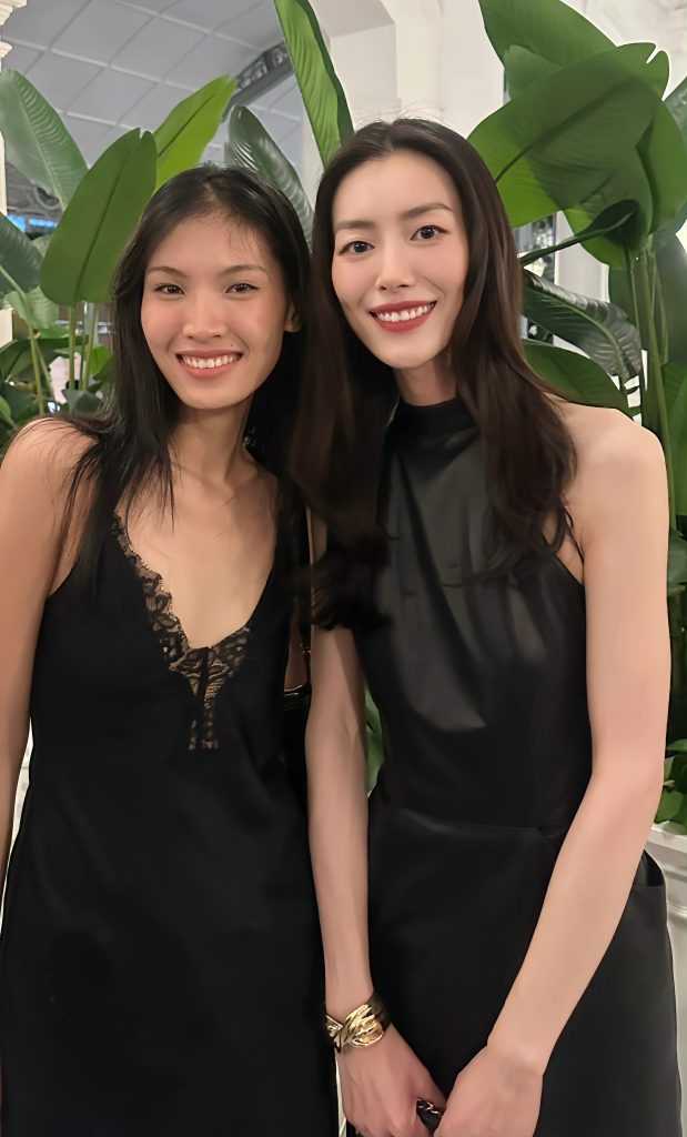 Huỳnh Tú Anh chính thức trở thành người mẫu Việt Nam đầu tiên trình diễn trong show CHANEL- Ảnh 3. Huỳnh Tú Anh chính thức trở thành người mẫu Việt Nam đầu tiên trình diễn trong show CHANEL- Ảnh 3.