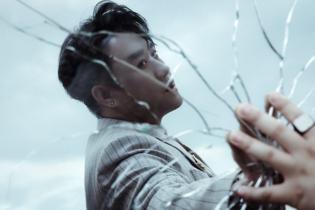 Trung Quân mang tinh thần "wibu chính hiệu" vào MV ballad “Mỹ vị cuộc đời”- Ảnh 5. Trung Quân mang tinh thần "wibu chính hiệu" vào MV ballad “Mỹ vị cuộc đời”- Ảnh 5.