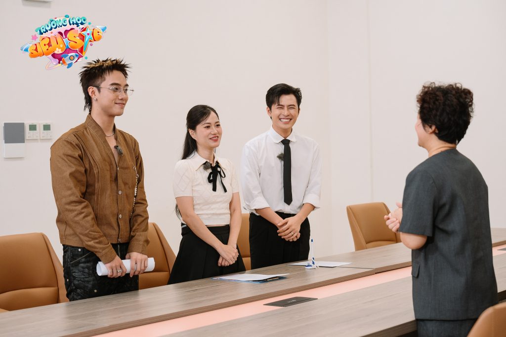 "Trường học siêu sao" tập 1: Dàn cast chính thức lộ diện, Lâm Vỹ Dạ bất ngờ bị “hắt hủi”- Ảnh 2. "Trường học siêu sao" tập 1: Dàn cast chính thức lộ diện, Lâm Vỹ Dạ bất ngờ bị “hắt hủi”- Ảnh 2.