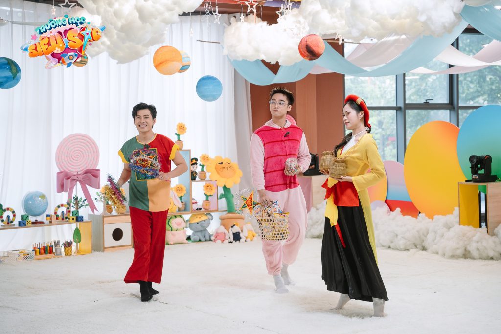 "Trường học siêu sao" tập 1: Dàn cast chính thức lộ diện, Lâm Vỹ Dạ bất ngờ bị “hắt hủi”- Ảnh 3. "Trường học siêu sao" tập 1: Dàn cast chính thức lộ diện, Lâm Vỹ Dạ bất ngờ bị “hắt hủi”- Ảnh 3.