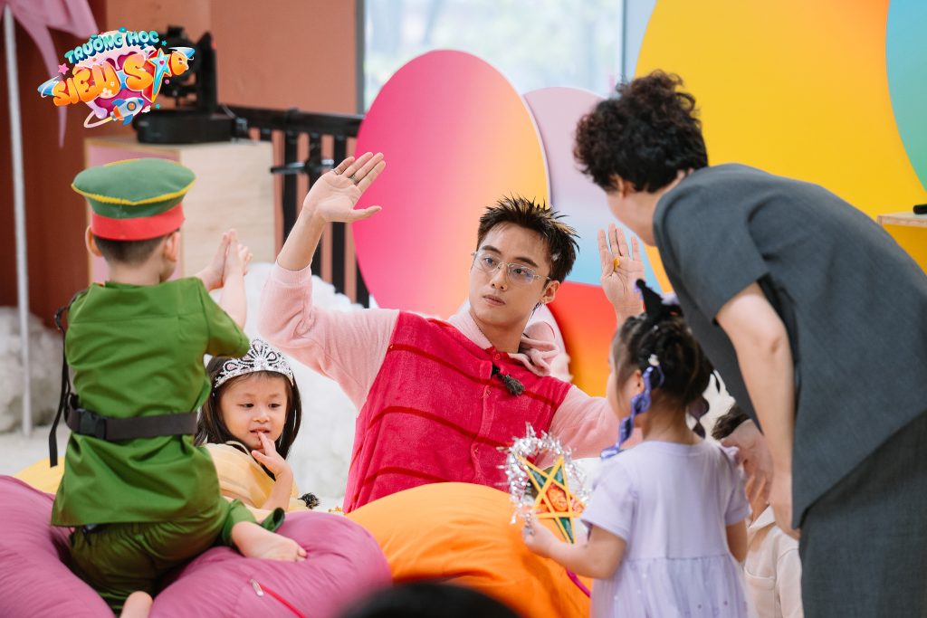 "Trường học siêu sao" tập 1: Dàn cast chính thức lộ diện, Lâm Vỹ Dạ bất ngờ bị “hắt hủi”- Ảnh 7. "Trường học siêu sao" tập 1: Dàn cast chính thức lộ diện, Lâm Vỹ Dạ bất ngờ bị “hắt hủi”- Ảnh 7.