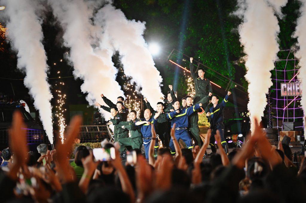 Lê Dương Bảo Lâm, Song Luân rơi nước mắt khi thực hiện nhiệm vụ cuối cùng của “Chiến sĩ quả cảm” mùa 1- Ảnh 7. Lê Dương Bảo Lâm, Song Luân rơi nước mắt khi thực hiện nhiệm vụ cuối cùng của “Chiến sĩ quả cảm” mùa 1- Ảnh 7.