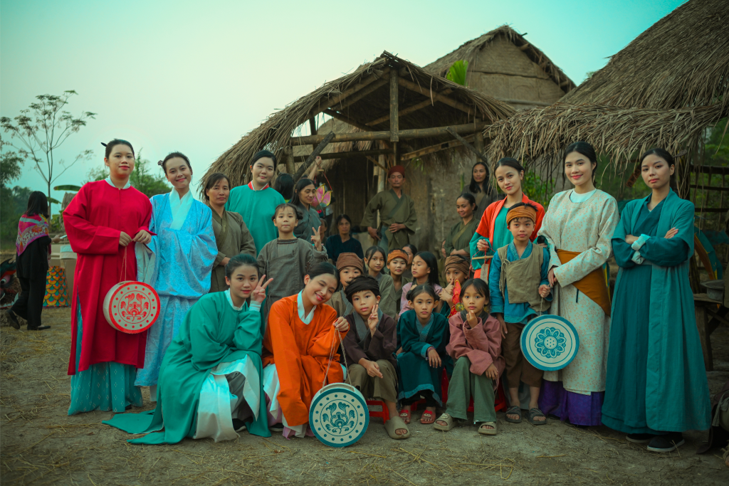 Tái hiện Tết Trung Thu triều Đinh năm 979, Tuấn Trần - Thiên Tú hội quân hoàn thiện đội hình "Hộ linh tráng sĩ - Bí ẩn mộ vua Đinh"- Ảnh 3. Tái hiện Tết Trung Thu triều Đinh năm 979, Tuấn Trần - Thiên Tú hội quân hoàn thiện đội hình "Hộ linh tráng sĩ - Bí ẩn mộ vua Đinh"- Ảnh 3.