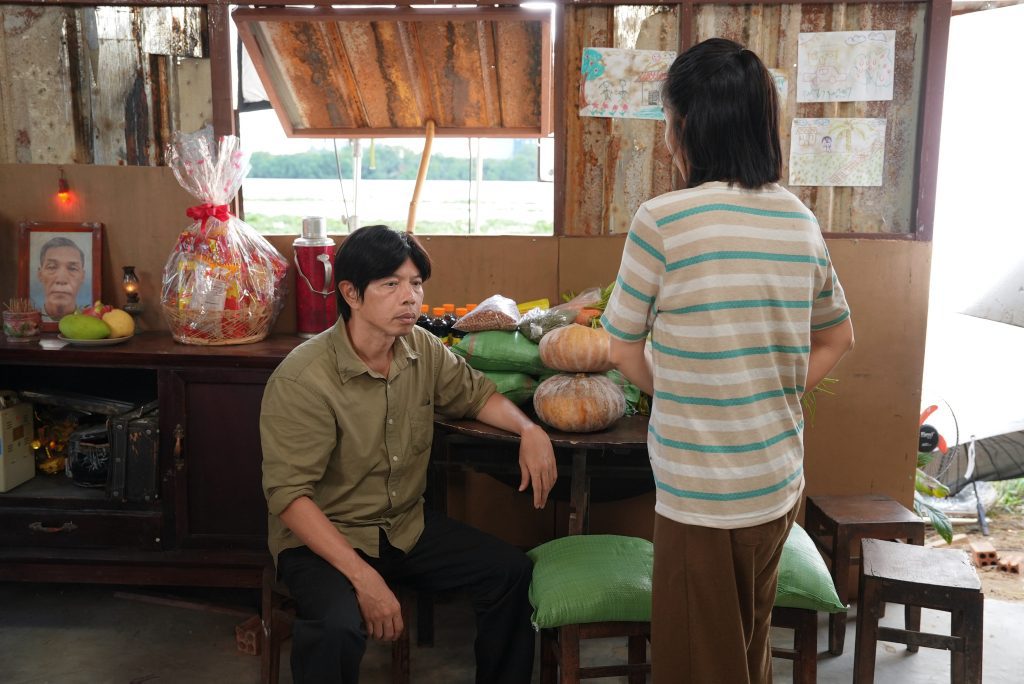 Thái Hoà nói về vai diễn trong “Cuộc chiến hạ lưu”: “Nhục nhã nhất là khi phản bội lý tưởng sống của mình”- Ảnh 7. Thái Hoà nói về vai diễn trong “Cuộc chiến hạ lưu”: “Nhục nhã nhất là khi phản bội lý tưởng sống của mình”- Ảnh 7.