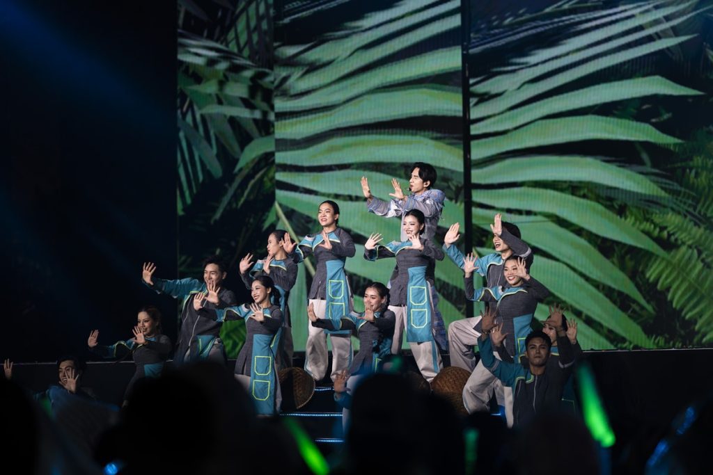 Đan Trường bật khóc trước hàng chục ngàn khán giả trong live concert kỷ niệm 30 năm ca hát- Ảnh 6. Đan Trường bật khóc trước hàng chục ngàn khán giả trong live concert kỷ niệm 30 năm ca hát- Ảnh 6.