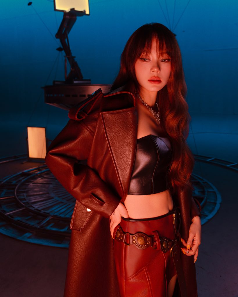 Minh Hằng hoá huấn luyện viên, “chấm điểm” 3 “thí sinh” Đồng Ánh Quỳnh, Tín Nguyễn, Khiết Đan trong MV mới - Ảnh 2. Minh Hằng hoá huấn luyện viên, “chấm điểm” 3 “thí sinh” Đồng Ánh Quỳnh, Tín Nguyễn, Khiết Đan trong MV mới - Ảnh 2.