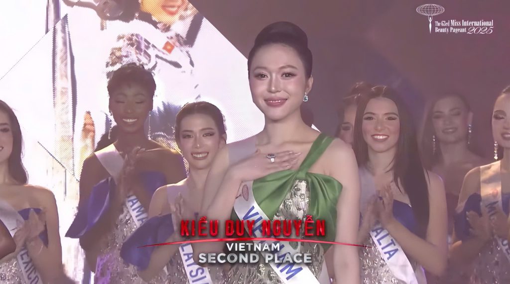 Hoa hậu Thanh Thủy khép lại nhiệm kỳ, final walk cùng tà áo dài Việt Nam tại Miss International- Ảnh 2.