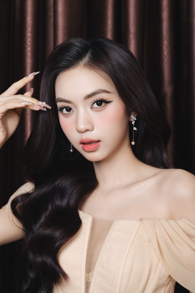 Hoa hậu Sinh viên Việt Nam 2025 - Hoàng Ngọc Như: "Mẹ nói tôi mà thi nhan sắc là rớt từ vòng gửi xe"- Ảnh 1.