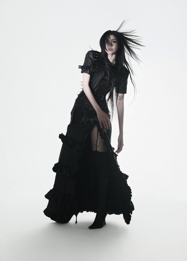 Sau thành công của chương trình "Em xinh say hi", LYHAN đã chính thức cho ra album “Tâm Linh” đậm chất sadcore- Ảnh 1.