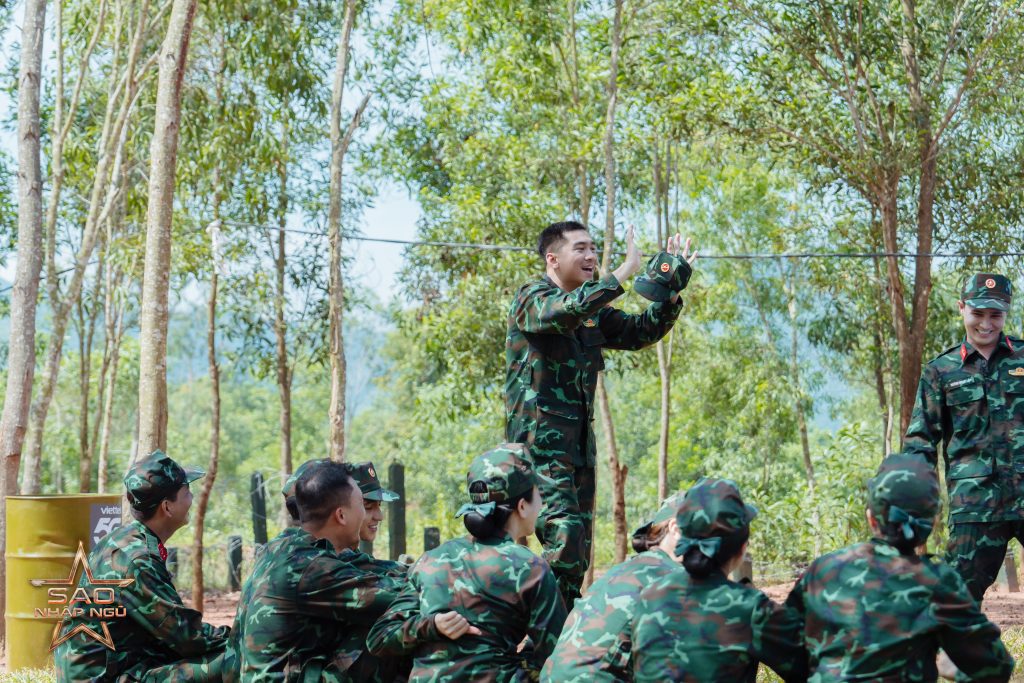 "Sao nhập ngũ 2025" tập 13: Pew Pew xin được ở lại đơn vị, chào đón hai tân binh đặc biệt Huỳnh Lập và Anh Tú- Ảnh 4. "Sao nhập ngũ 2025" tập 13: Pew Pew xin được ở lại đơn vị, chào đón hai tân binh đặc biệt Huỳnh Lập và Anh Tú- Ảnh 4.