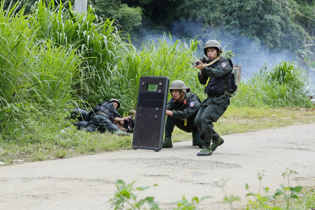 MONO khép lại hành trình "Chiến sĩ quả cảm": 3 tháng học cách gan dạ và hy sinh như người lính- Ảnh 2. MONO khép lại hành trình "Chiến sĩ quả cảm": 3 tháng học cách gan dạ và hy sinh như người lính- Ảnh 2.