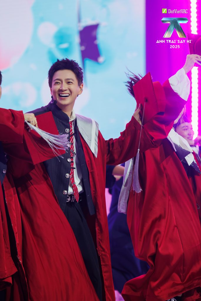 Ngô Kiến Huy lần đầu làm đội trưởng, nhận lời khen tuyệt đối từ MC Trấn Thành - Karik- Ảnh 2. Ngô Kiến Huy lần đầu làm đội trưởng, nhận lời khen tuyệt đối từ MC Trấn Thành - Karik- Ảnh 2.