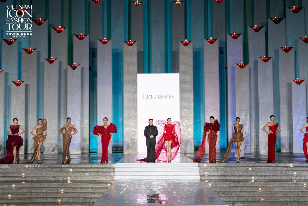 NTK Hoàng Minh Hà, NTK Châu Báo Ngọc Ngà trình làng BST mới tại "Vietnam Icon Fashion Tour 2025"- Ảnh 6. NTK Hoàng Minh Hà, NTK Châu Báo Ngọc Ngà trình làng BST mới tại "Vietnam Icon Fashion Tour 2025"- Ảnh 6.