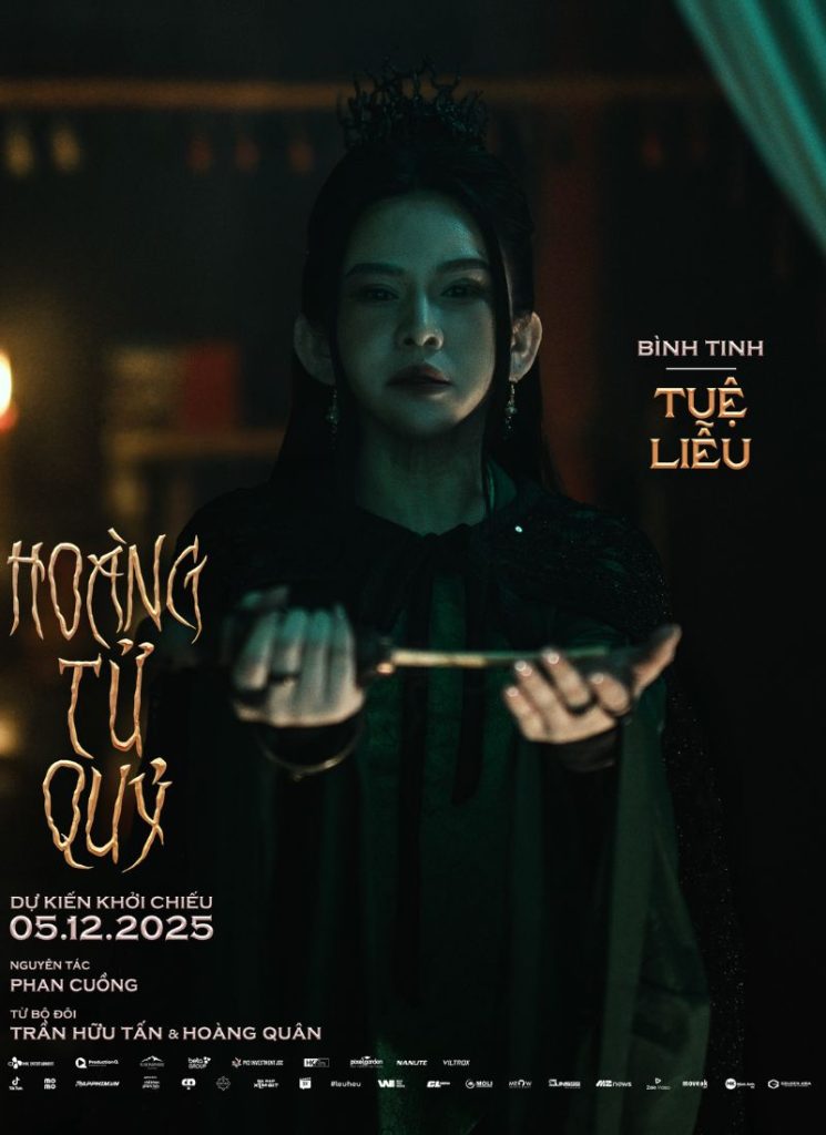 Anh Tú Atus thể hiện loạt sắc thái đa dạng từ hiền lành đến hắc hóa, “lột xác” trong hậu trường phim "Hoàng tử quỷ"- Ảnh 6. Anh Tú Atus thể hiện loạt sắc thái đa dạng từ hiền lành đến hắc hóa, “lột xác” trong hậu trường phim "Hoàng tử quỷ"- Ảnh 6.