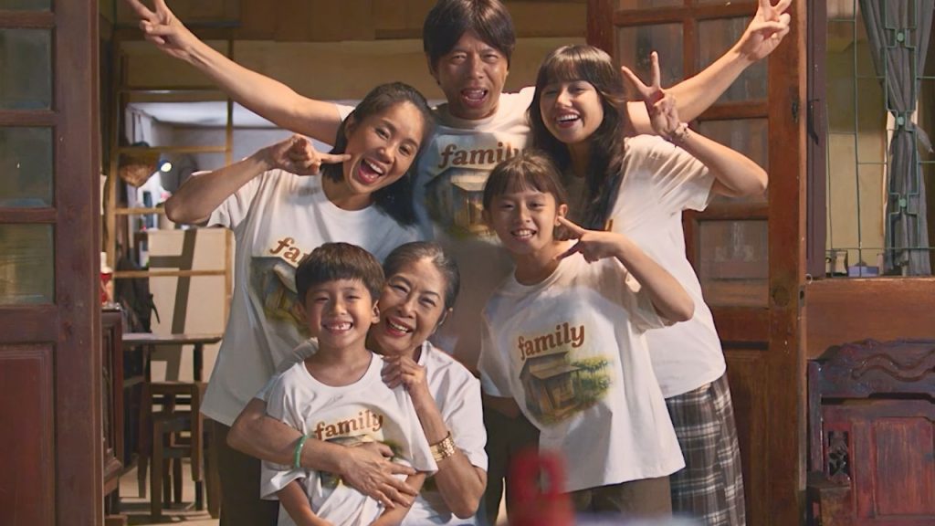 Gia đình Thái Hòa - Lê Phương là người dưng, “nhặt” nhau trong “Cuộc chiến hạ lưu”- Ảnh 1.