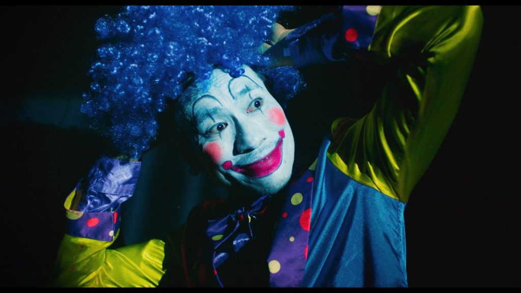 "Con kể ba nghe" chính thức công bố nam chính, "tài tử trăm tỷ" Kiều Minh Tuấn lộ diện với tạo hình chú hề độc đáo- Ảnh 3. "Con kể ba nghe" chính thức công bố nam chính, "tài tử trăm tỷ" Kiều Minh Tuấn lộ diện với tạo hình chú hề độc đáo- Ảnh 3.