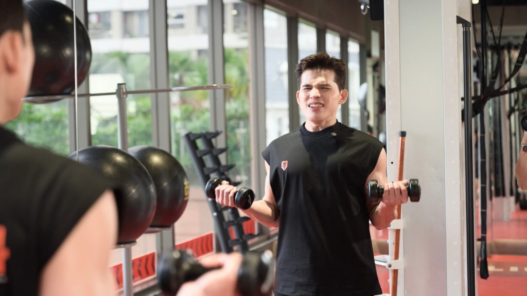 Quốc Thiên “so múi” với… Bùi Công Nam, quyết “ăn thua đủ” tại Live Concert SKYNOTE 2025- Ảnh 1. Quốc Thiên “so múi” với… Bùi Công Nam, quyết “ăn thua đủ” tại Live Concert SKYNOTE 2025- Ảnh 1.