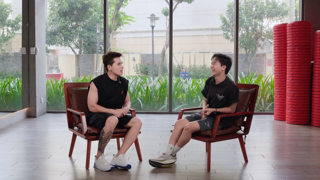 Quốc Thiên “so múi” với… Bùi Công Nam, quyết “ăn thua đủ” tại Live Concert SKYNOTE 2025- Ảnh 3. Quốc Thiên “so múi” với… Bùi Công Nam, quyết “ăn thua đủ” tại Live Concert SKYNOTE 2025- Ảnh 3.