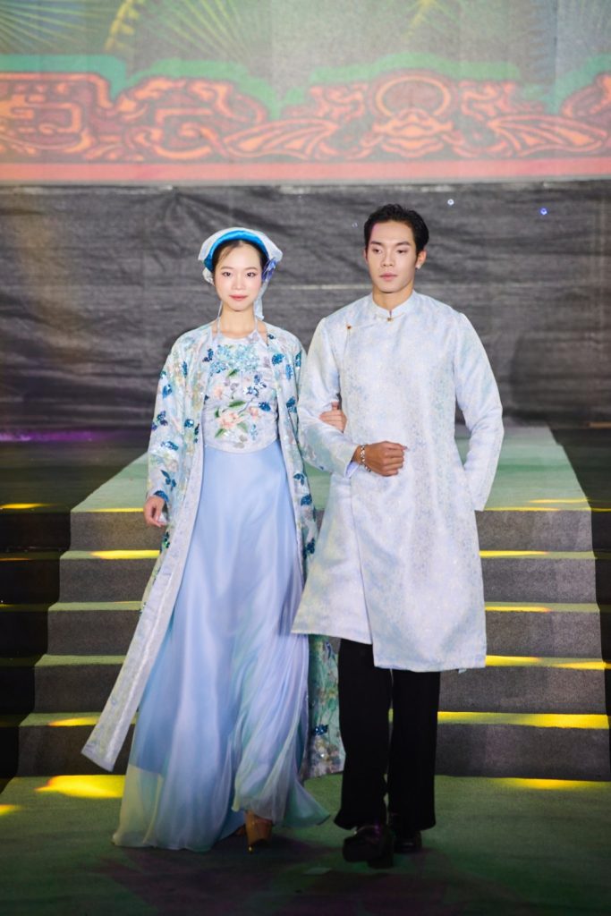 NTK Quyên Nguyễn trình làng BST Nguyệt Lụa Phồn Hoa tại Lễ hội Áo dài Du lịch Hà Nội 2025- Ảnh 3. NTK Quyên Nguyễn trình làng BST Nguyệt Lụa Phồn Hoa tại Lễ hội Áo dài Du lịch Hà Nội 2025- Ảnh 3.