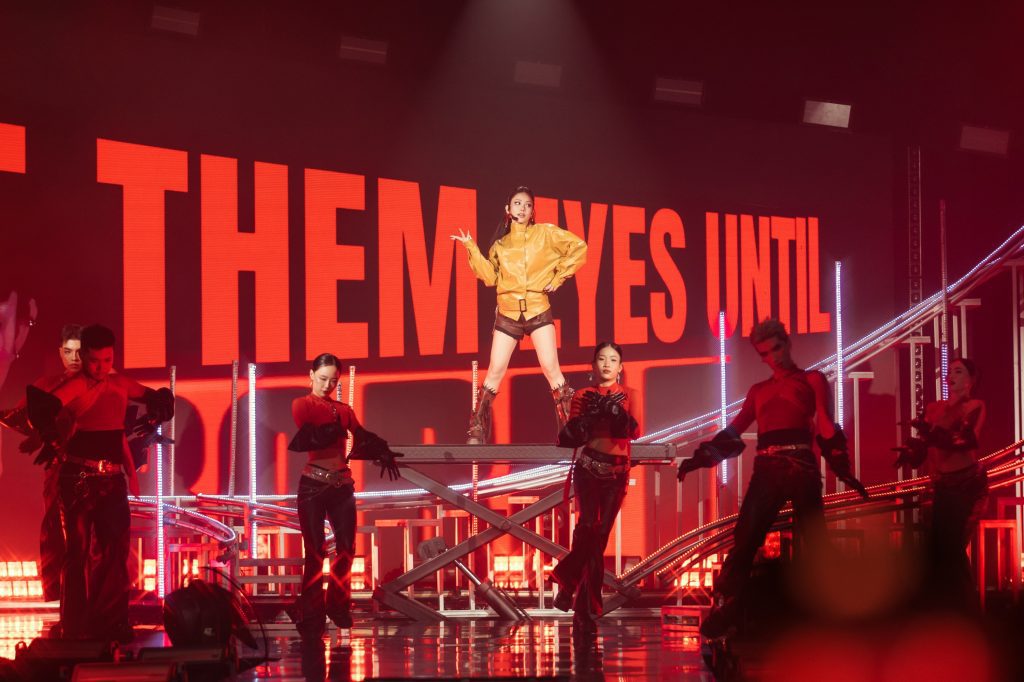 Hoa hậu Mai Phương ch&iacute;nh thức debut l&agrave;m ca sĩ, tung Album đầu tay hợp t&aacute;c c&ugrave;ng DTAP- Ảnh 1.