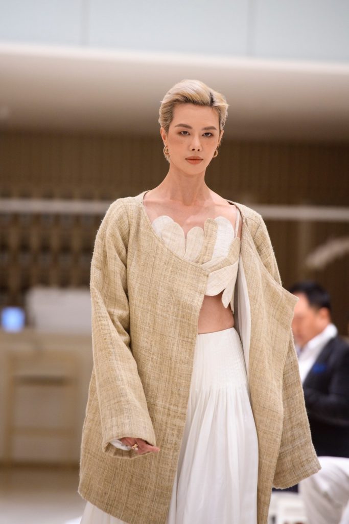 Á hậu Châu Anh, Hà Kino tôn vinh văn hóa người H’Mông qua thời trang gai dầu- Ảnh 3.