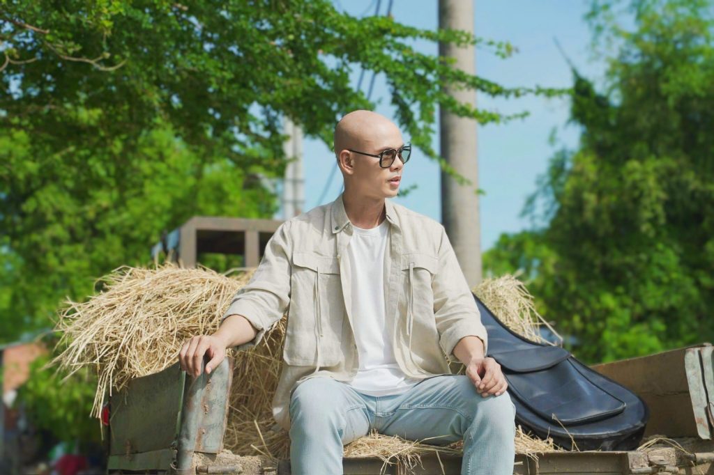 Phan Đinh Tùng cùng bà xã tái hiện miền ký ức ngọt ngào trong MV mới “Cho tôi được trở về”- Ảnh 3. Phan Đinh Tùng cùng bà xã tái hiện miền ký ức ngọt ngào trong MV mới “Cho tôi được trở về”- Ảnh 3.